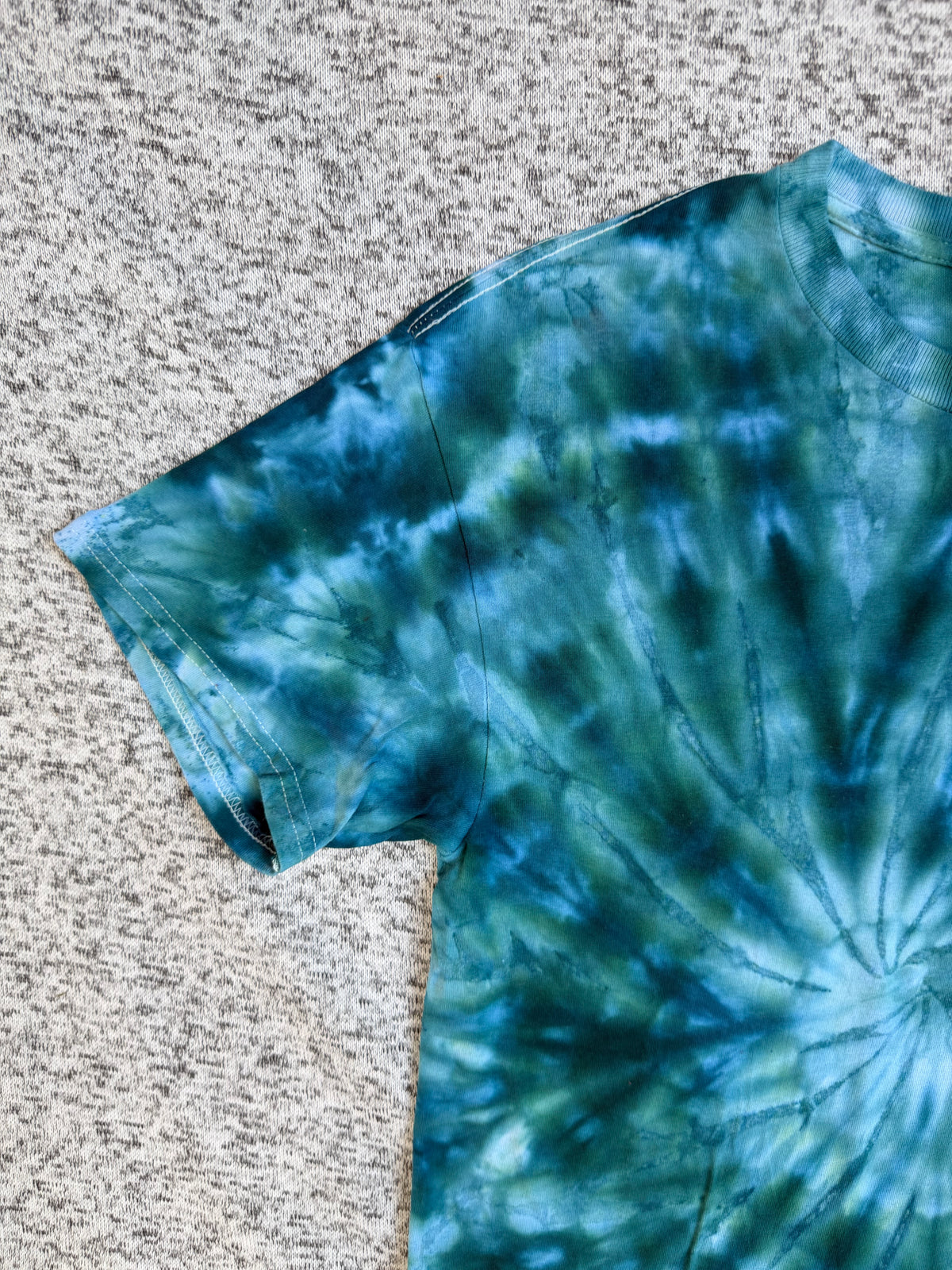MHD Green Dark Blue Light Green Spiral Ice Dye Tie Dye Short Sleeve Shirt 100% Cotton Size Medium