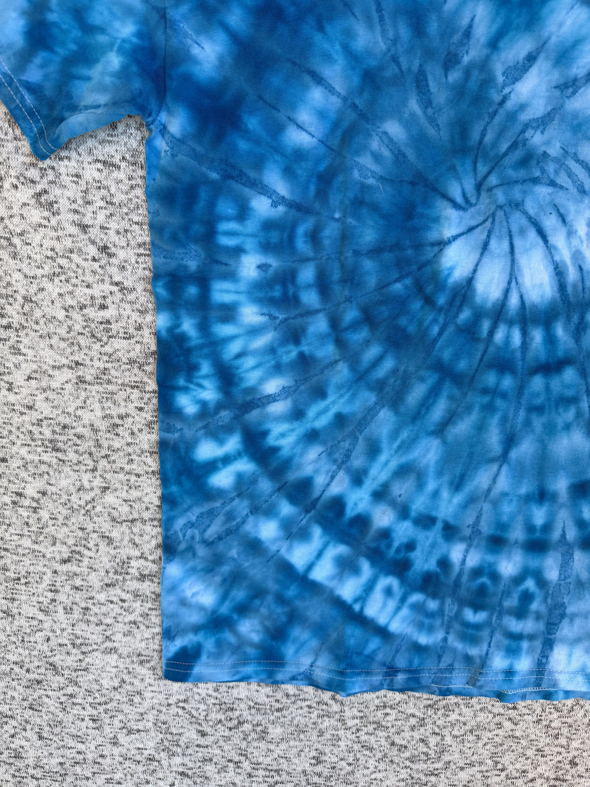 MHD Dark Blue Light Blue Spiral Ice Dye Tie Dye Short Sleeve Shirt 100% Cotton Size Medium