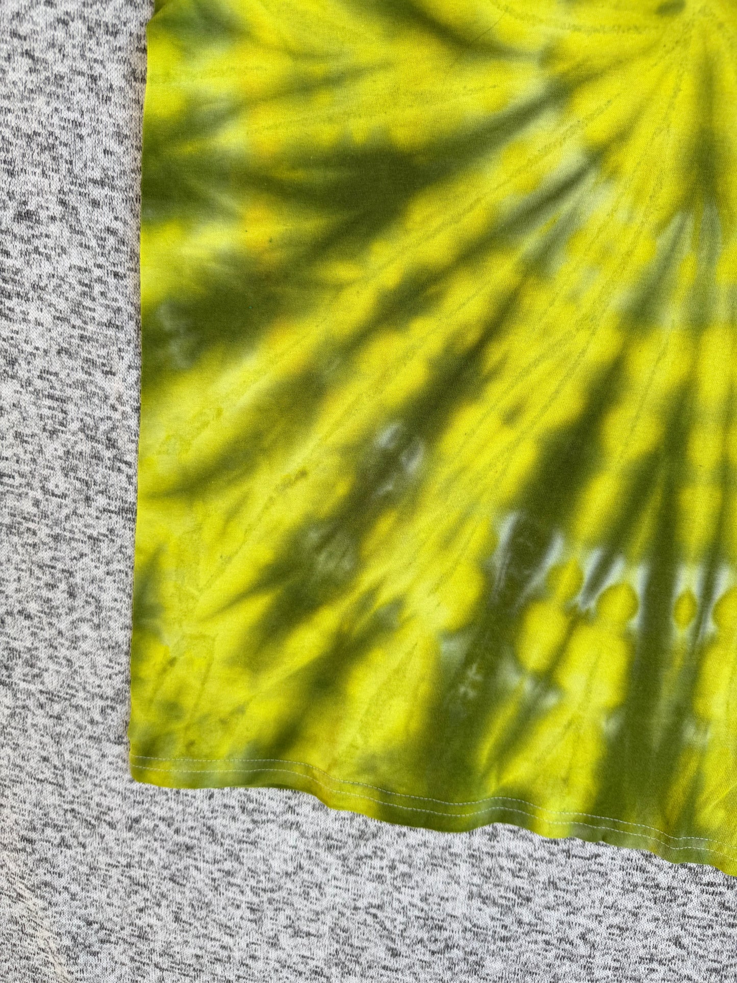 MHD Yellow Dark Green Spiral Ice Dye Tie Dye Short Sleeve Shirt 100% Cotton Size Medium