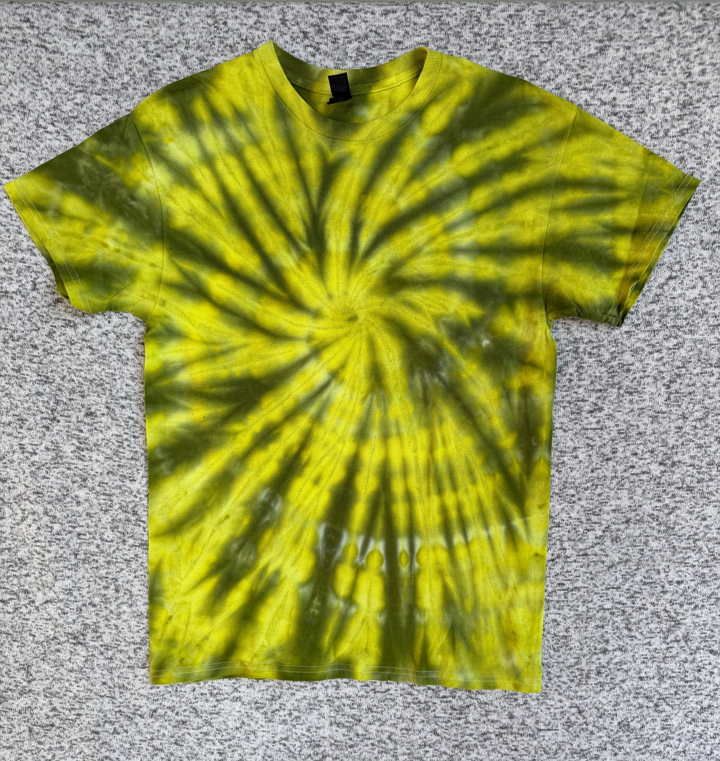 MHD Yellow Dark Green Spiral Ice Dye Tie Dye Short Sleeve Shirt 100% Cotton Size Medium