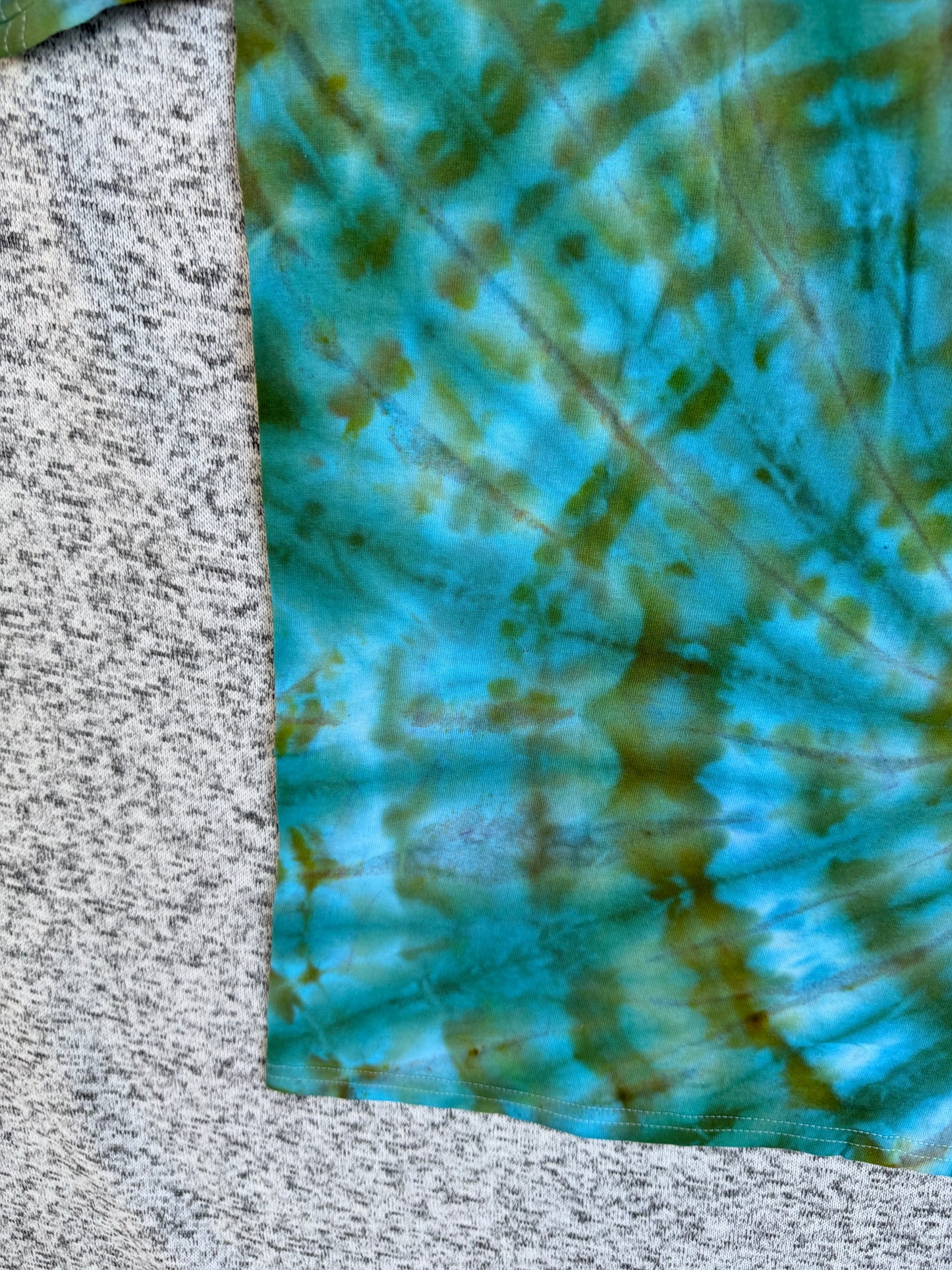 MHD Olive Green Bright Blue Spiral Ice Dye Tie Dye Short Sleeve Shirt 100% Cotton Size Medium