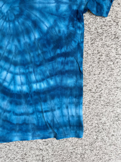MHD Dark Blue Light Blue Spiral Ice Dye Tie Dye Short Sleeve Shirt 100% Cotton Size Medium