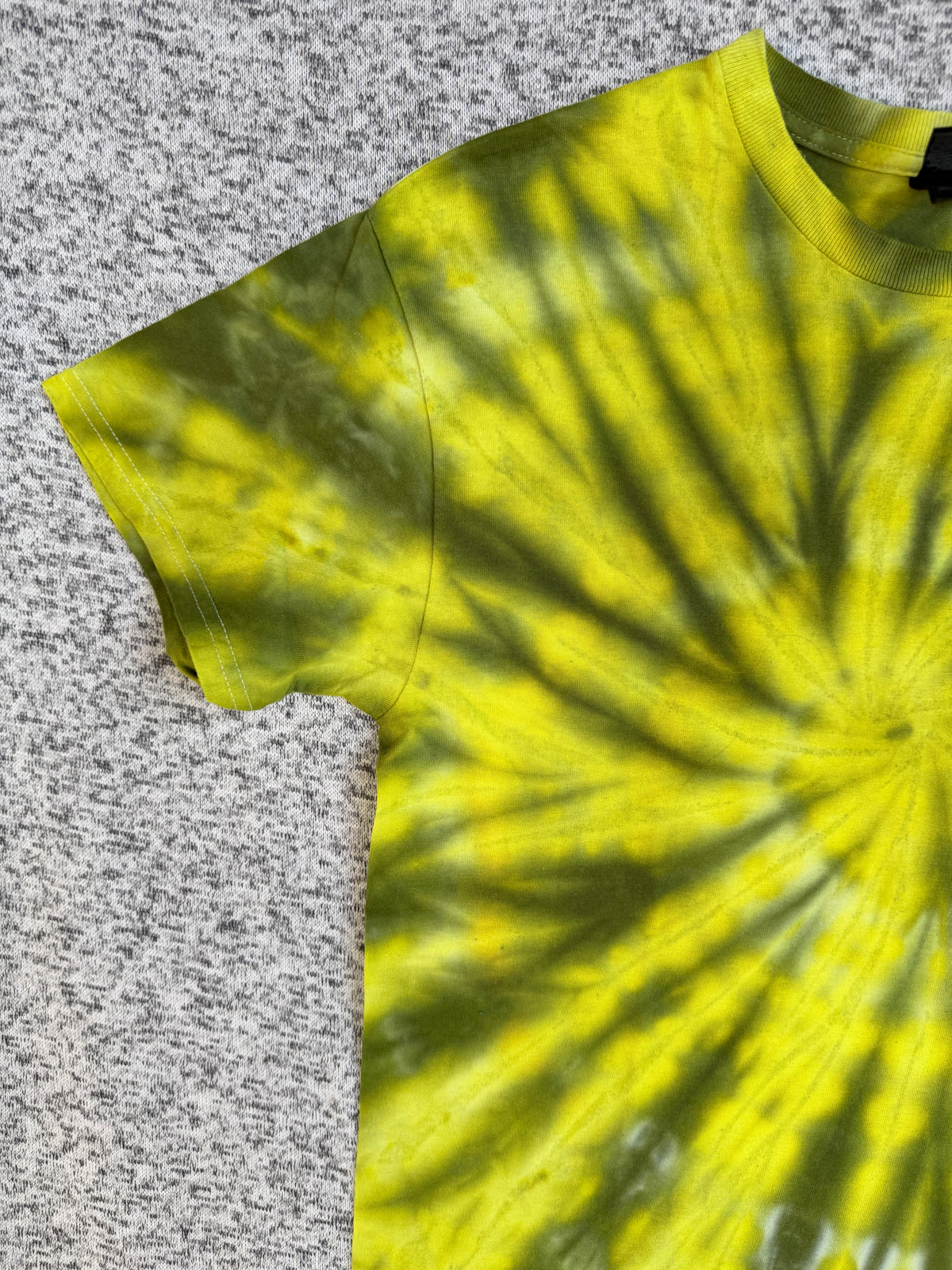 MHD Yellow Dark Green Spiral Ice Dye Tie Dye Short Sleeve Shirt 100% Cotton Size Medium
