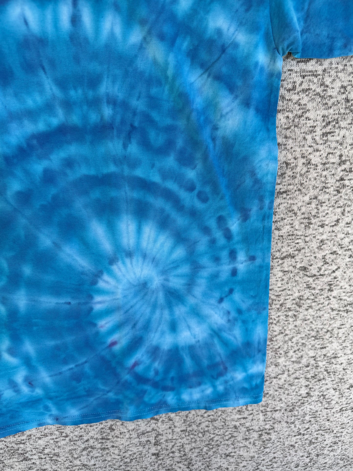 MHD Bright Blue Light Blue White Spiral Ice Dye Tie Dye Short Sleeve Shirt 100% Cotton Size XL
