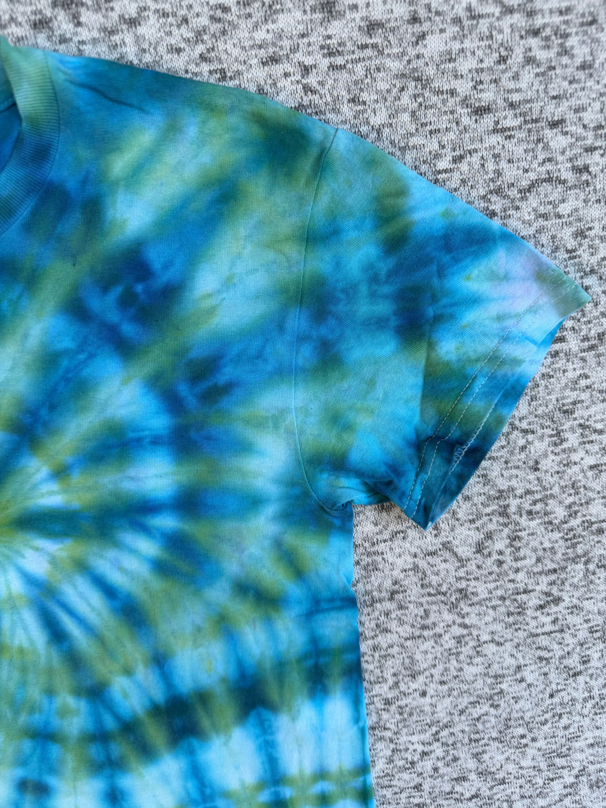 MHD Bright Blue Green Spiral Ice Dye Tie Dye Short Sleeve Shirt 100% Cotton Size Small