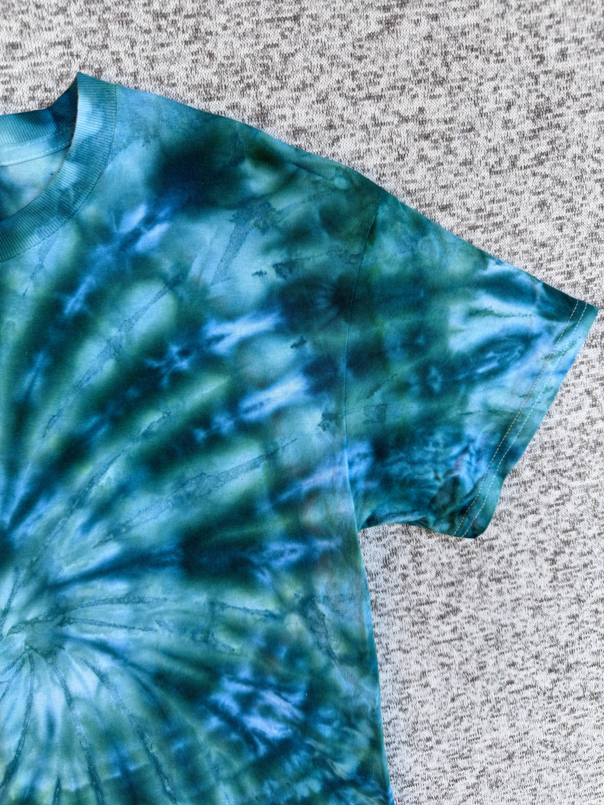 MHD Green Dark Blue Light Green Spiral Ice Dye Tie Dye Short Sleeve Shirt 100% Cotton Size Medium