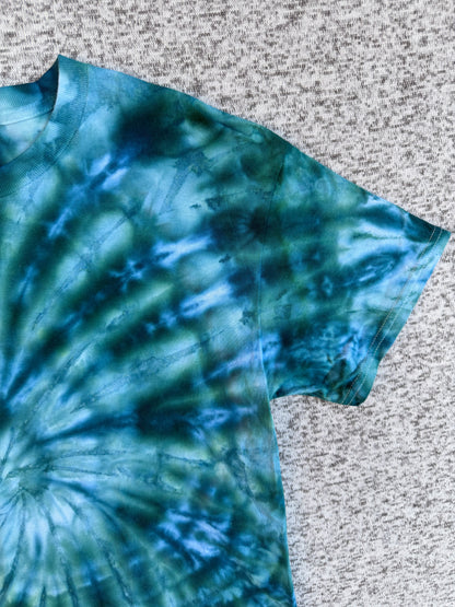 MHD Green Dark Blue Light Green Spiral Ice Dye Tie Dye Short Sleeve Shirt 100% Cotton Size Medium