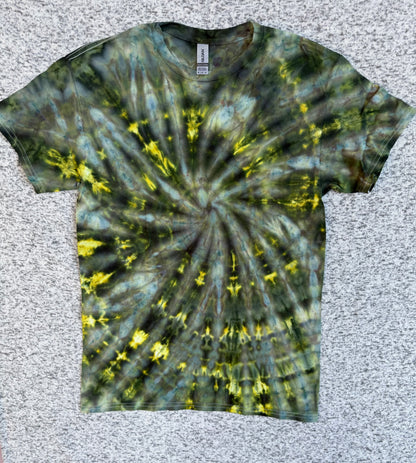 MHD Dark Green Yellow Spiral Ice Dye Tie Dye Short Sleeve Shirt 100% Cotton Size Medium