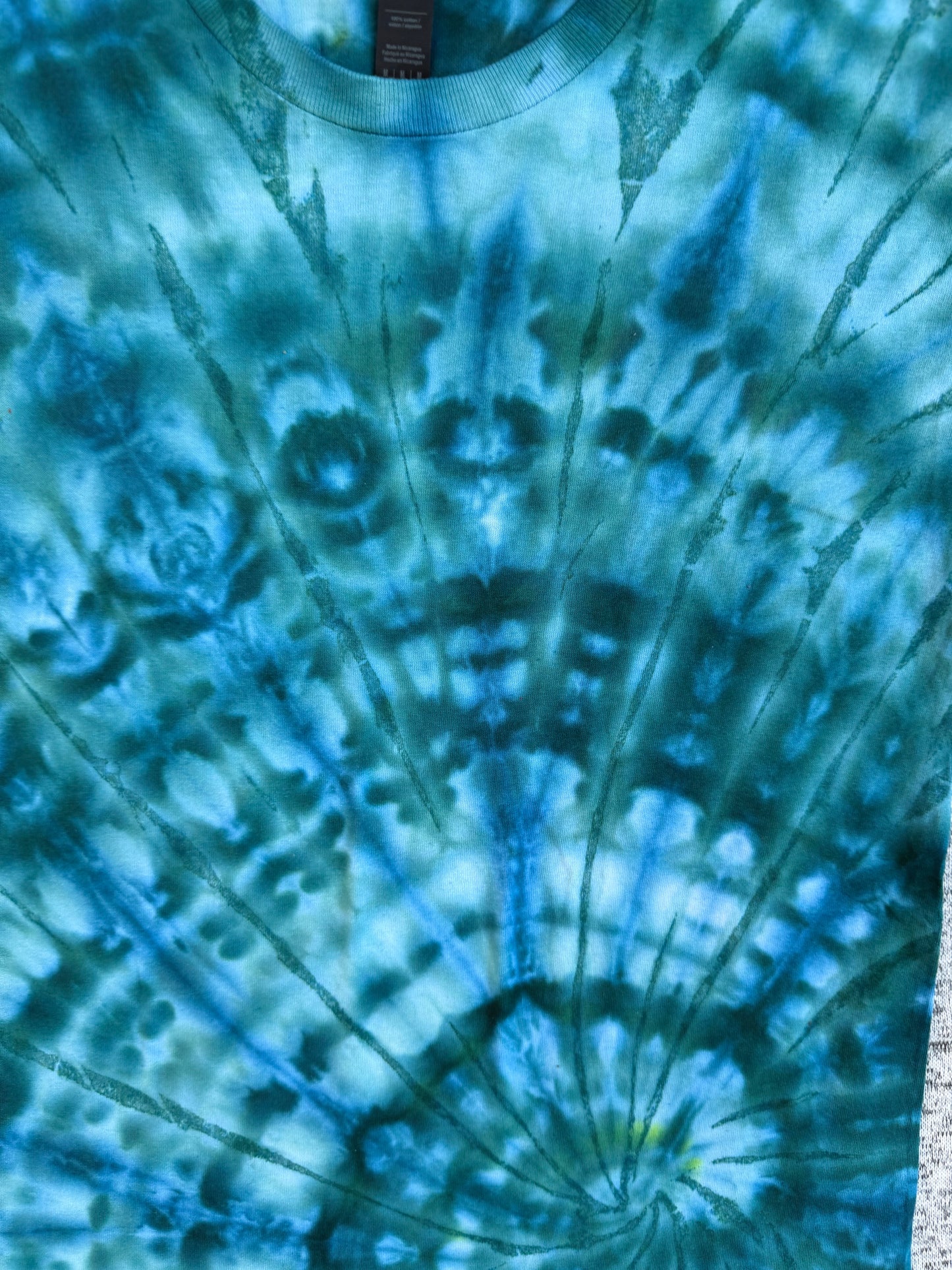 MHD Dark Blue Dark Green Light Green Spiral Ice Dye Tie Dye Short Sleeve Shirt 100% Cotton Size Medium