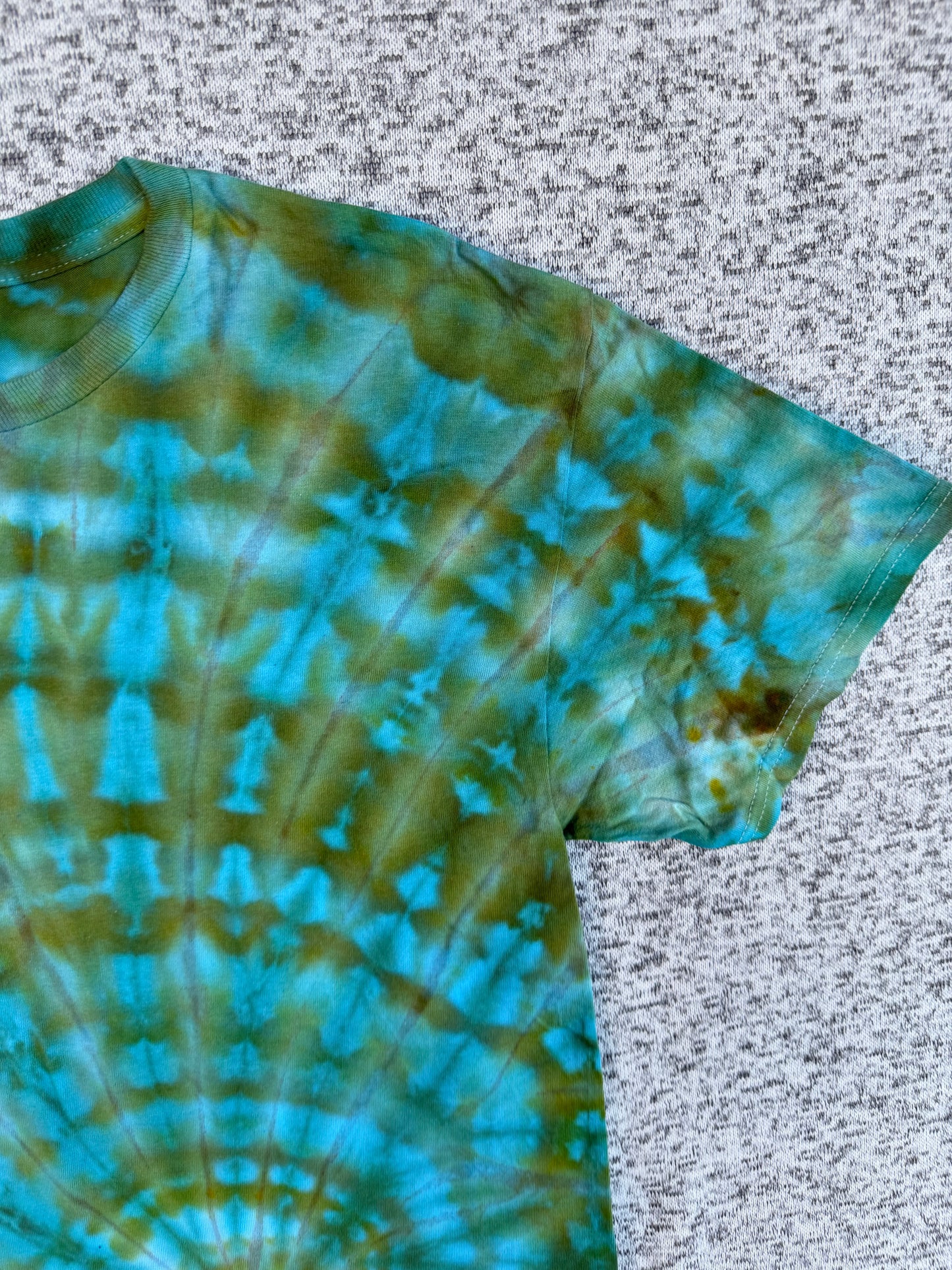 MHD Olive Green Bright Blue Spiral Ice Dye Tie Dye Short Sleeve Shirt 100% Cotton Size Medium