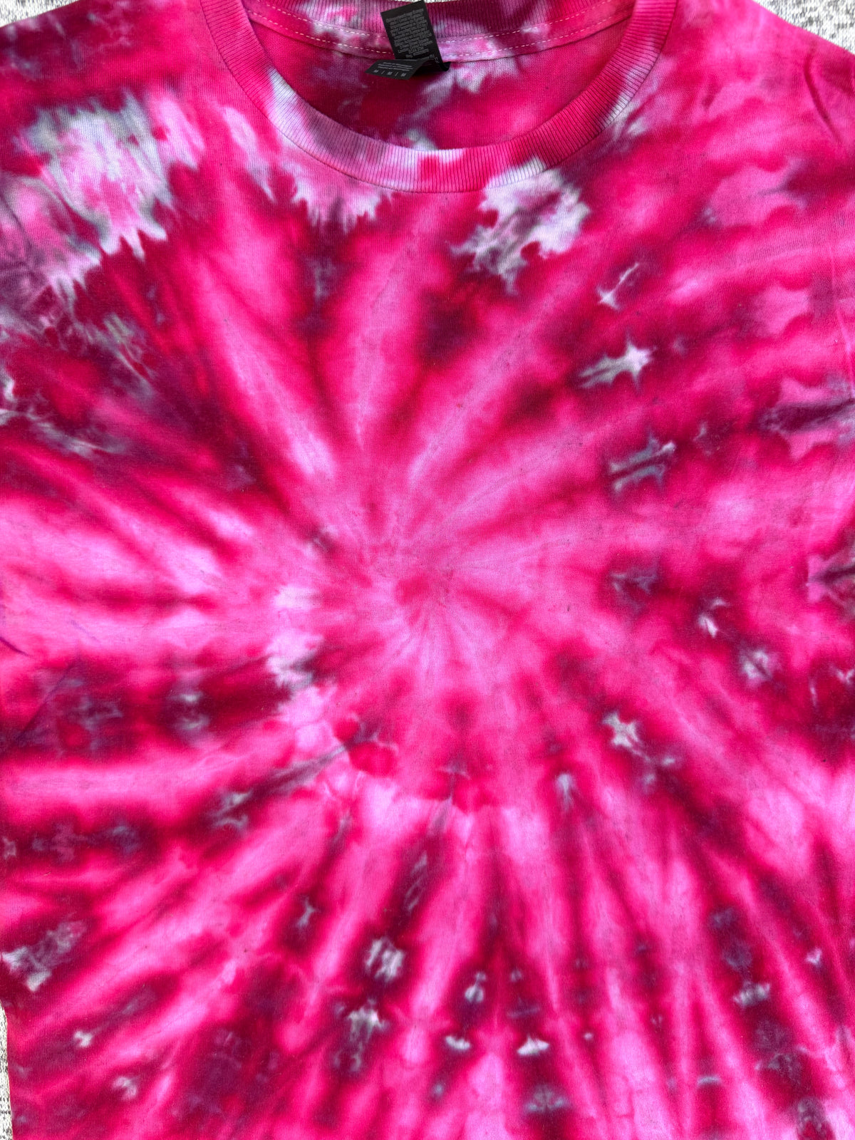 MHD Dark Pink Red Light Pink Purple Spiral Ice Dye Tie Dye Short Sleeve Shirt 100% Cotton Size Medium