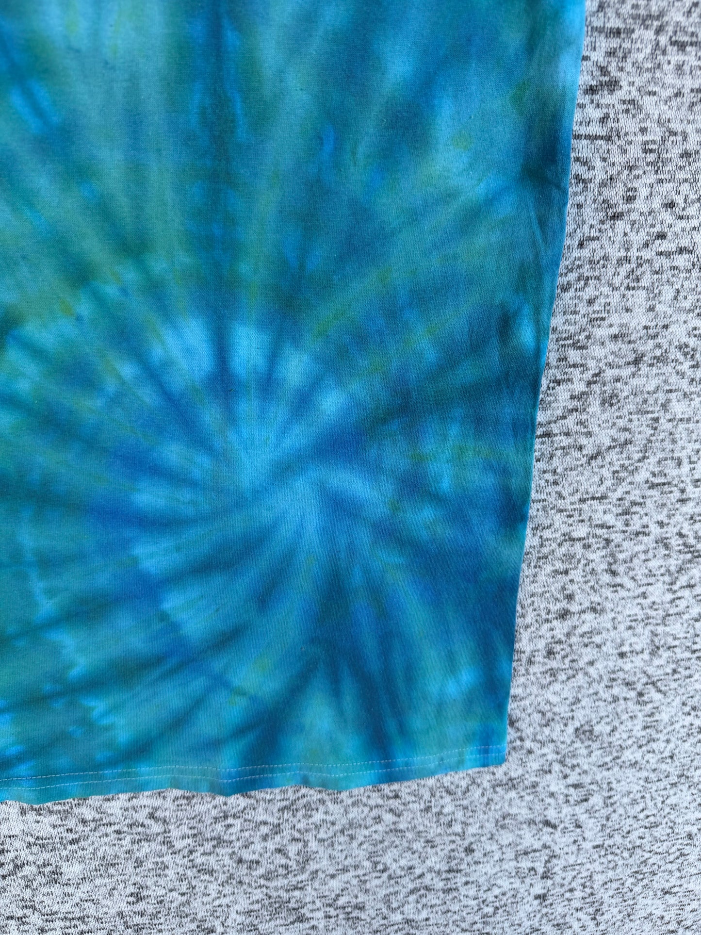 MHD Blue Green Spiral Ice Dye Tie Dye Short Sleeve Shirt 100% Cotton Size Medium